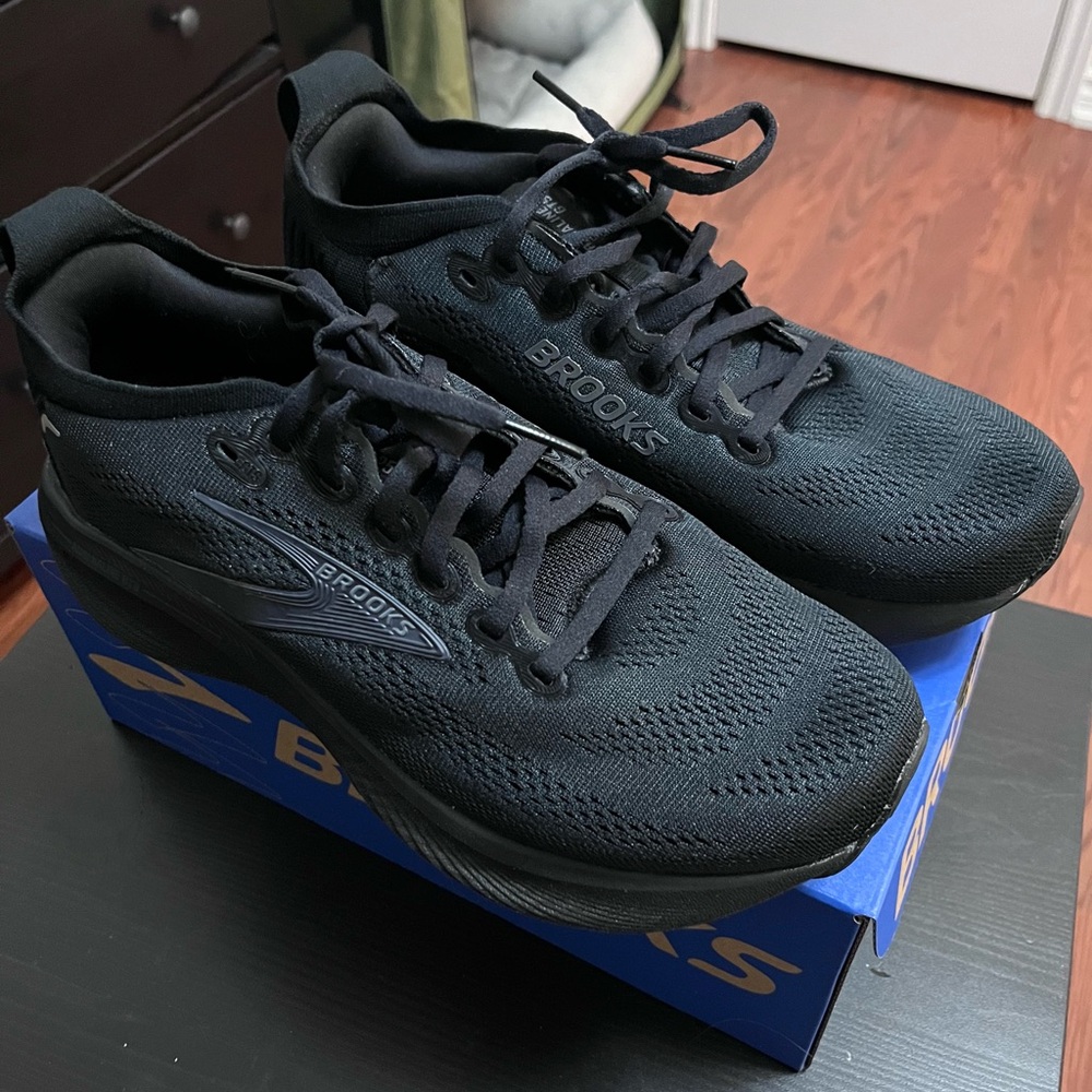 Brooks Men's Adrenaline GTS 25 Size 8